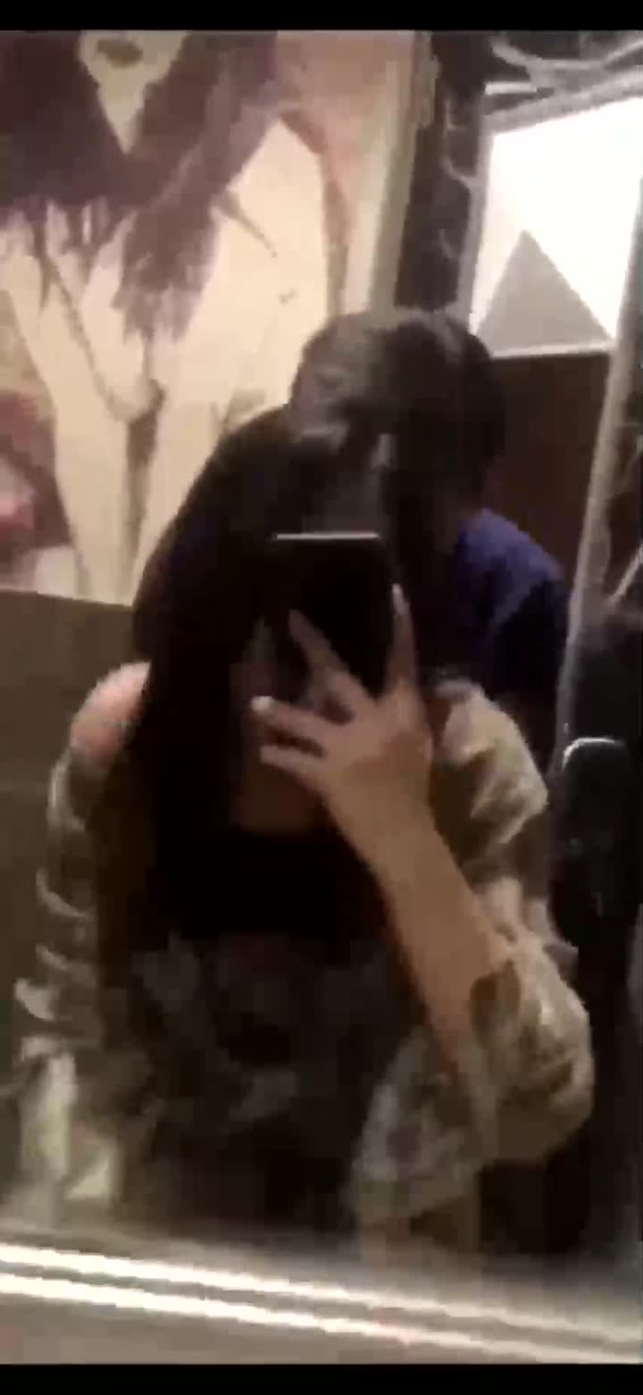 和男友兄弟厕所做爱封面